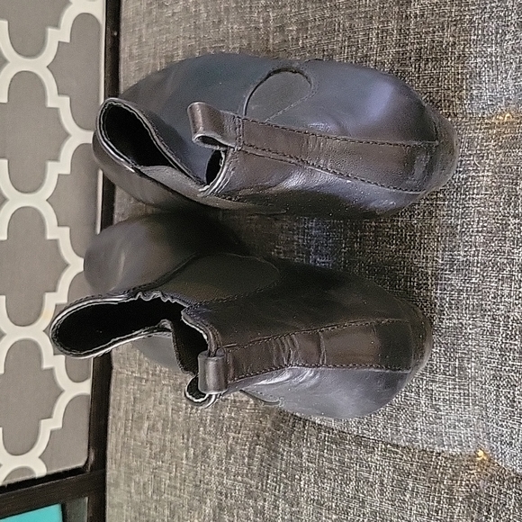 Vince Camuto Black Leather Booties Size 7 - Picture 3 of 5